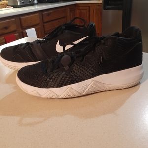 Kyrie size 7 big boy